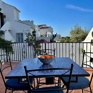 Casa Con Terraza Y Hermoso Jardín Comunal , Nerja España